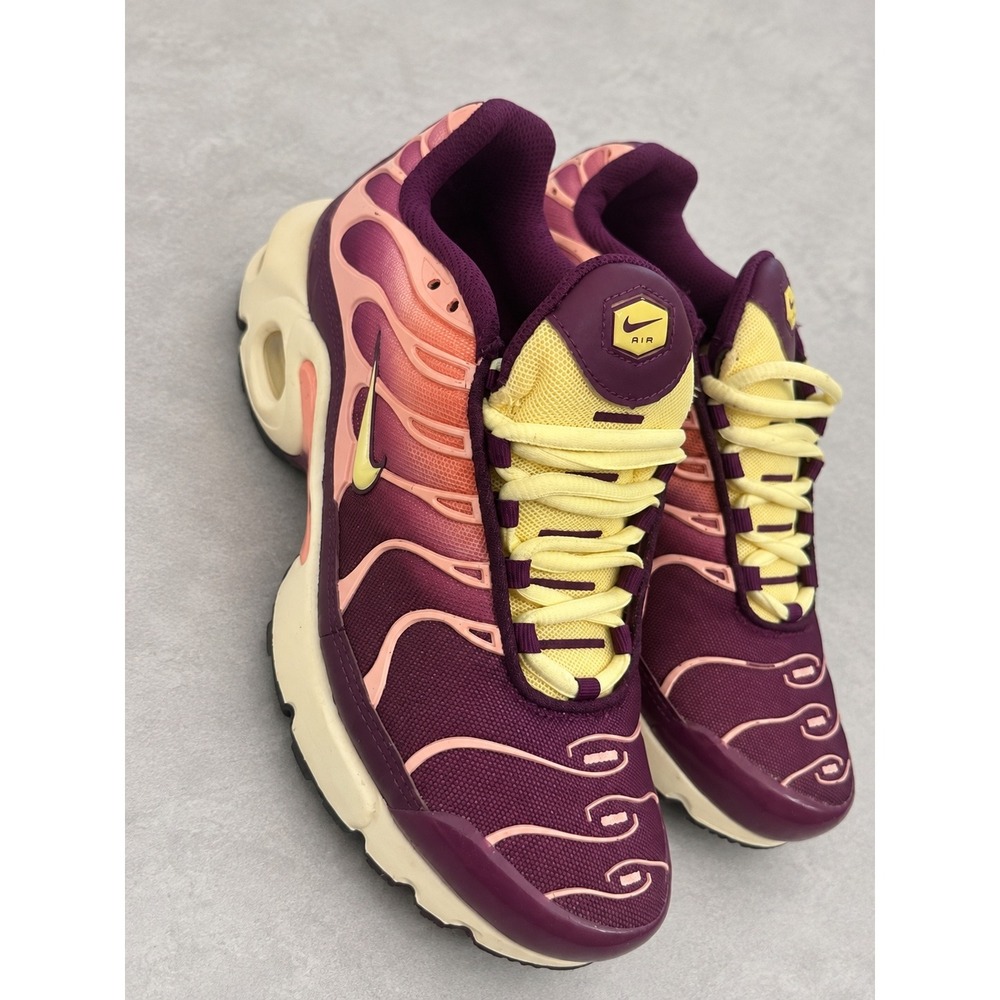 Nike Air Max Plus GS Sneakers Bordeaux Laser Orange AV7962-600 Size 7Y Women 8.5